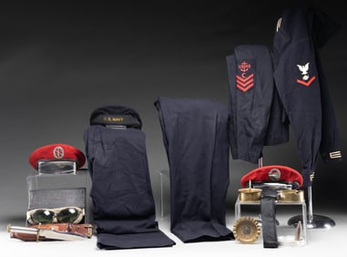 LOT NAVAL & MILITARY ITEMS WITH KNIFE.