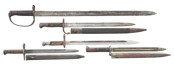 LOT OF 5 MIXED BAYONETS.