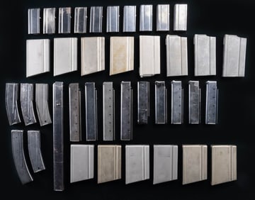 LOT OF ASSORTED U.S. MACHINE GUN MAGAZINES.