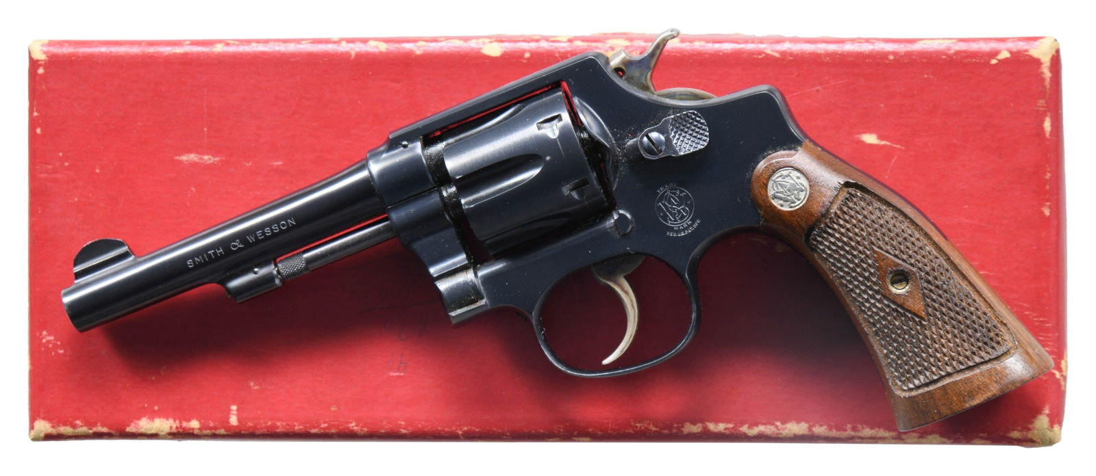 SMITH & WESSON 32 REGULATION POLICE DA REVOLVER.: Cal. 32 S&W Long. S# 586172. Bbl. 4" pinned. Round blade front sight. Fixed rear sight. Matching numbers on frame, bbl., cyl., extractor & right grip panel. Post-war 32 Regulation Police revolver. Blu