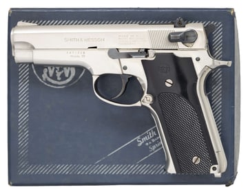 SMITH & WESSON MODEL 59 SEMI AUTO PISTOL.