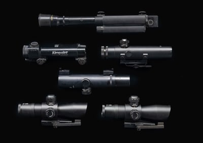 LOT OF SIX MILITARY TYPE RIFLE SCOPES.