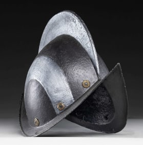 17TH CENTURY MUNICH TOWN GUARD TYPE MORION HELMET.