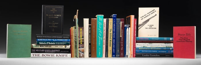 LARGE LOT OF ASSORTED REFERENCE BOOKS.