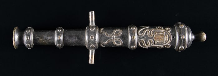 SMALL VINTAGE BRONZE CANNON.