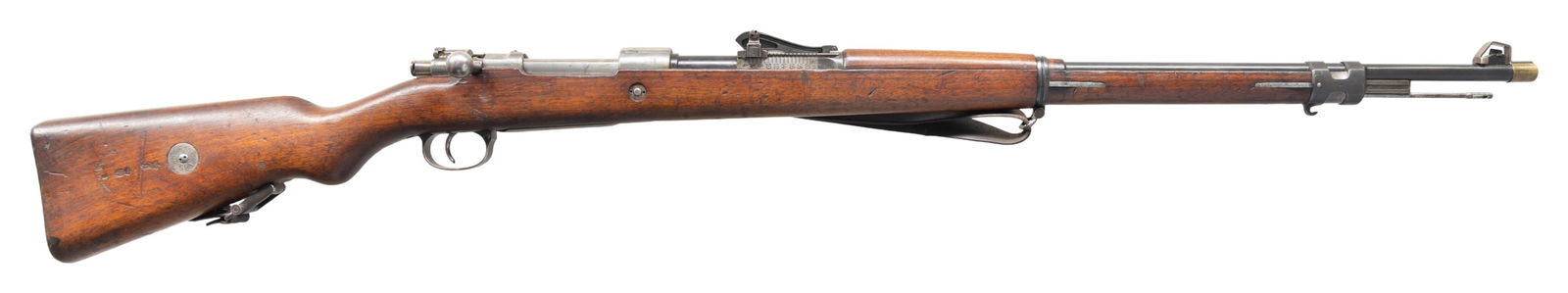 WW1 GERMAN AMBERG GEW 98 BOLT ACTION RIFLE.: Cal. 8x57 (8mm Mauser). S# 7940. Bbl. 29". Standard Imperial Gew 98 sights with roller coaster rear. Bolt parts, follower, floorplate, front band, front action screw & cleaning rod are mismatched. Oth