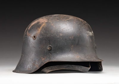 WWII GERMAN LUFTWAFFE M42 SINGLE DECAL HELMET.