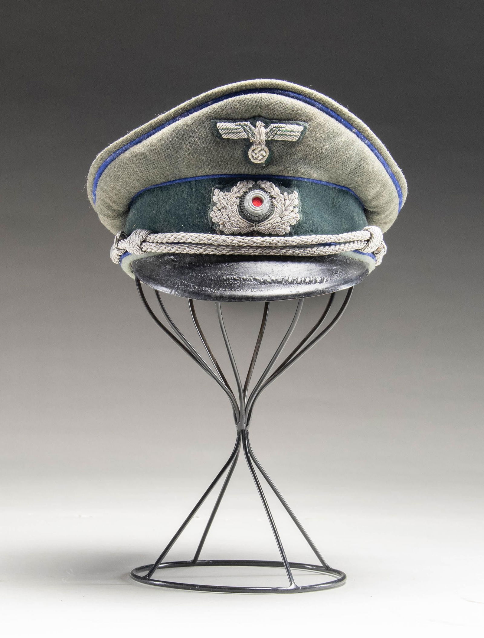 WWII GERMAN MEDICAL OFFICER'S VISOR CAP. (1 of 5)