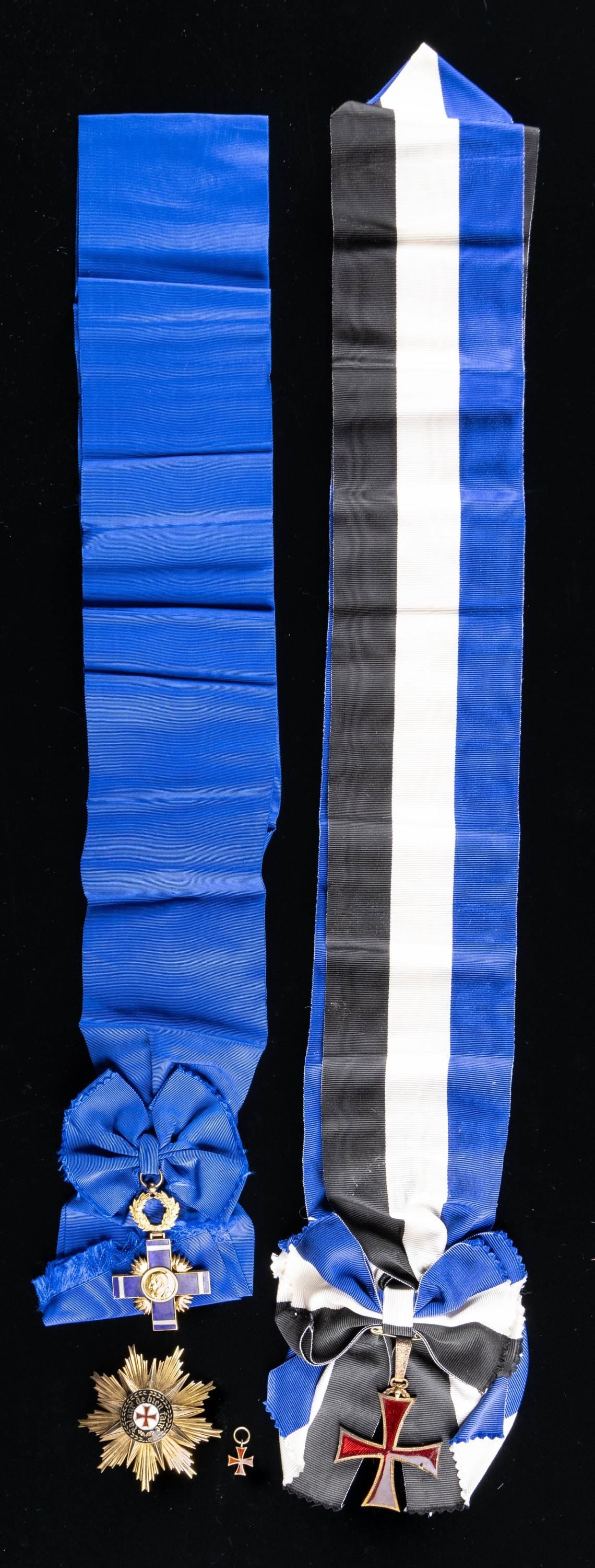 EL SALVADORAN AND PORTUGUESE SASH ORDERS. (1 of 4)
