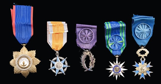 5 FRENCH ORDERS AND MEDALS.