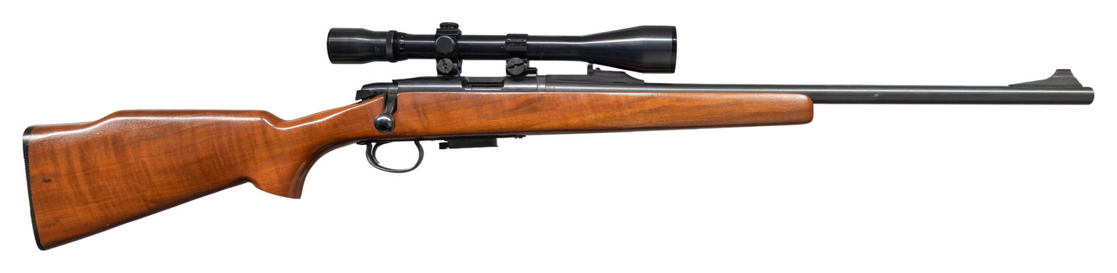 REMINGTON MODEL 788 BOLT ACTION RIFLE.: Cal. 44 Rem Mag. S# 055144. Bbl. 21 1/2". Ramped blade front sight. Square notch rear sight. Receiver mounted Weaver V8 2.5-8x power scope. Scope has fine crosshair reticle with very good optics. Blue