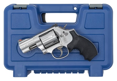 SMITH & WESSON MODEL 686-6 DA REVOLVER.