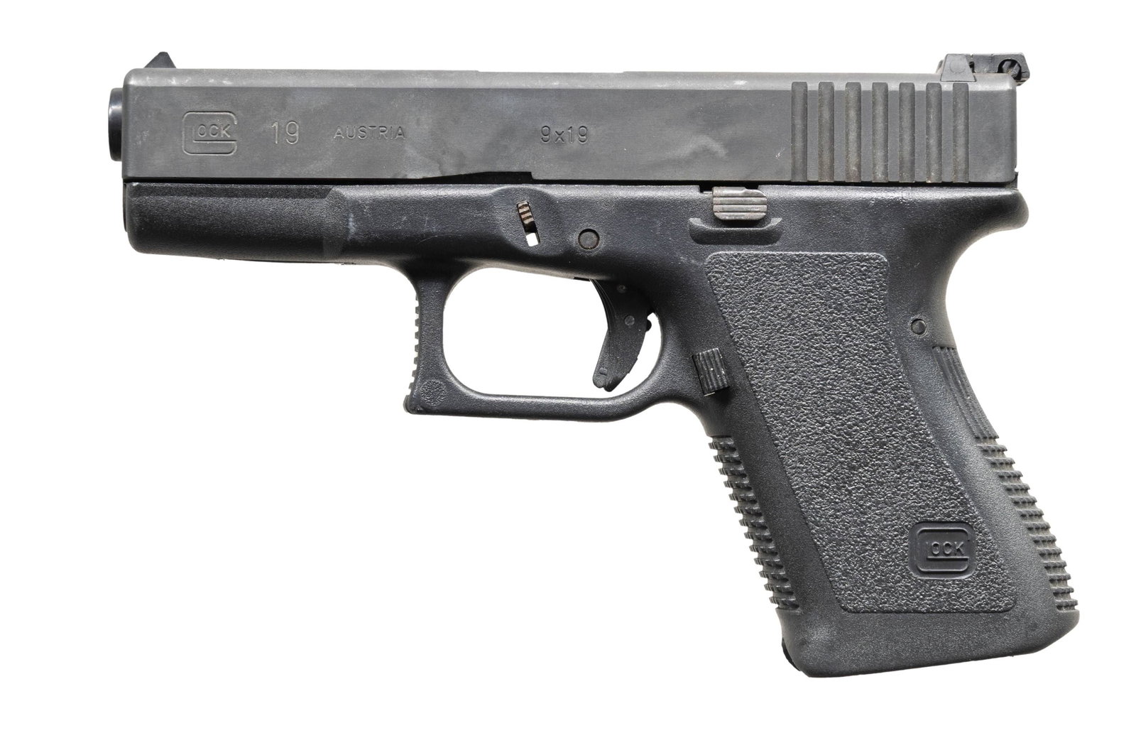 GEN 2 GLOCK 19 SEMI AUTO PISTOL. (1 of 3)