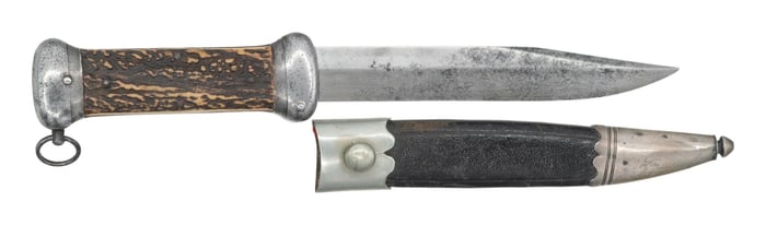 LATE 19th CENTURY GIRAL FOLDING BELT KNIFE.