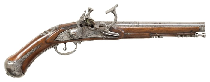UNMARKED EUROPEAN SNAPHAUNCE BELT PISTOL.