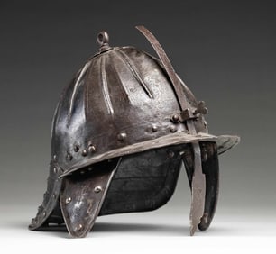 EUROPEAN LOBSTERTAIL HELMET.