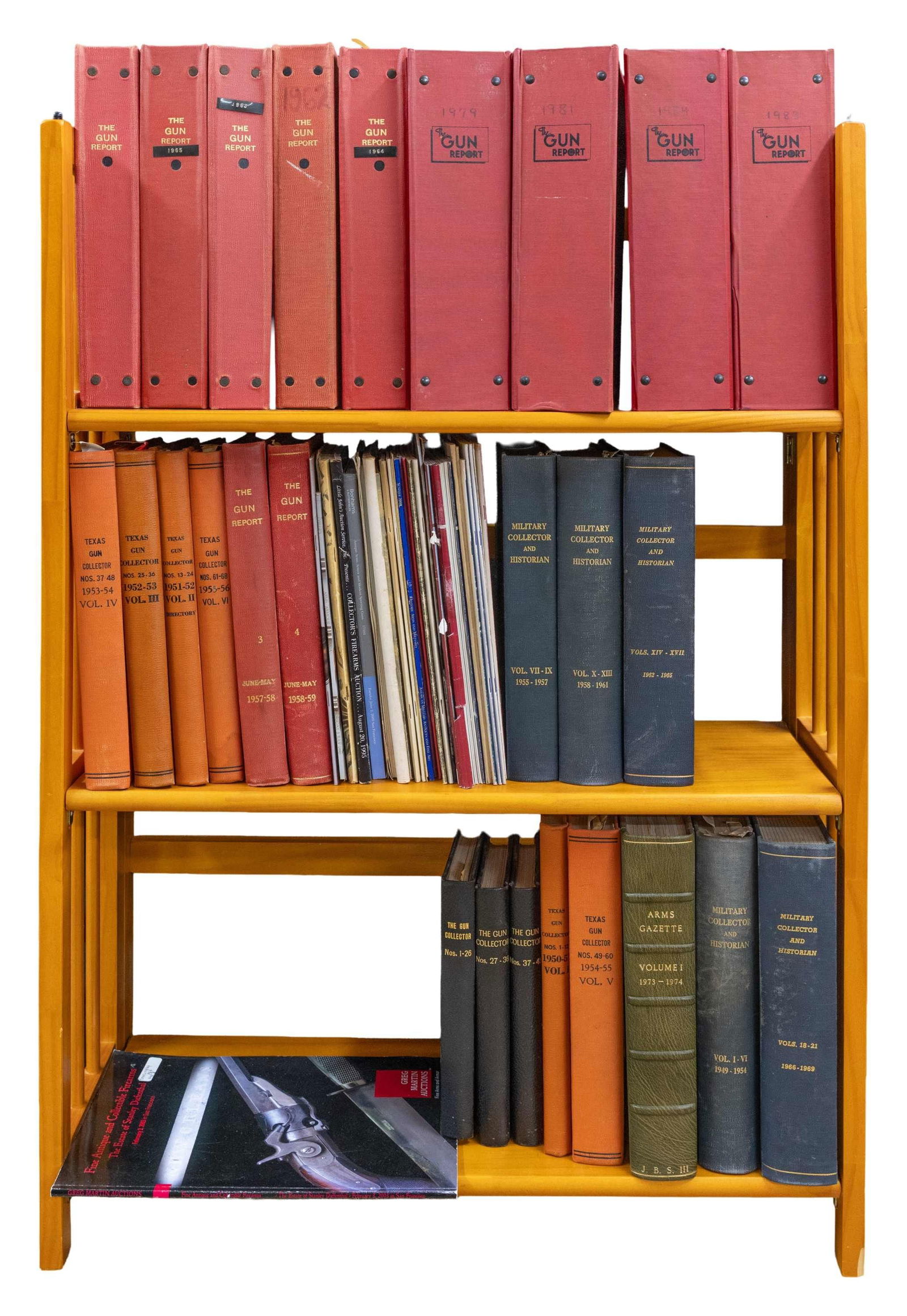 LARGE LOT OF FIREARMS PERIODICALS. (1 of 5)