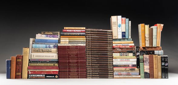 LARGE ASSORTMENT OF BOOKS RELATING TO WESTERN