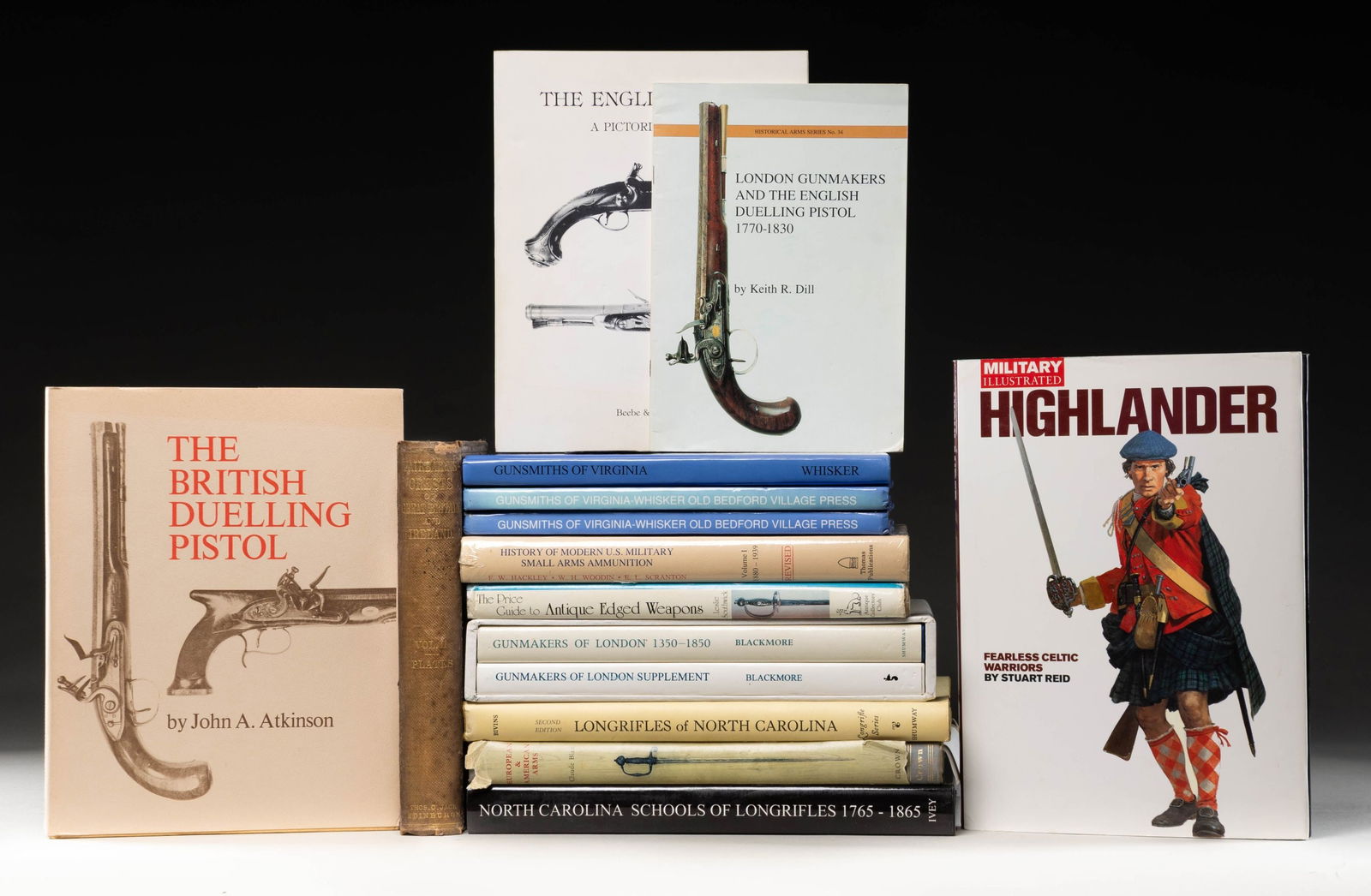 15 HARDCOVER & SOFTCOVER ANTIQUE LONGARMS BOOKS. (1 of 1)