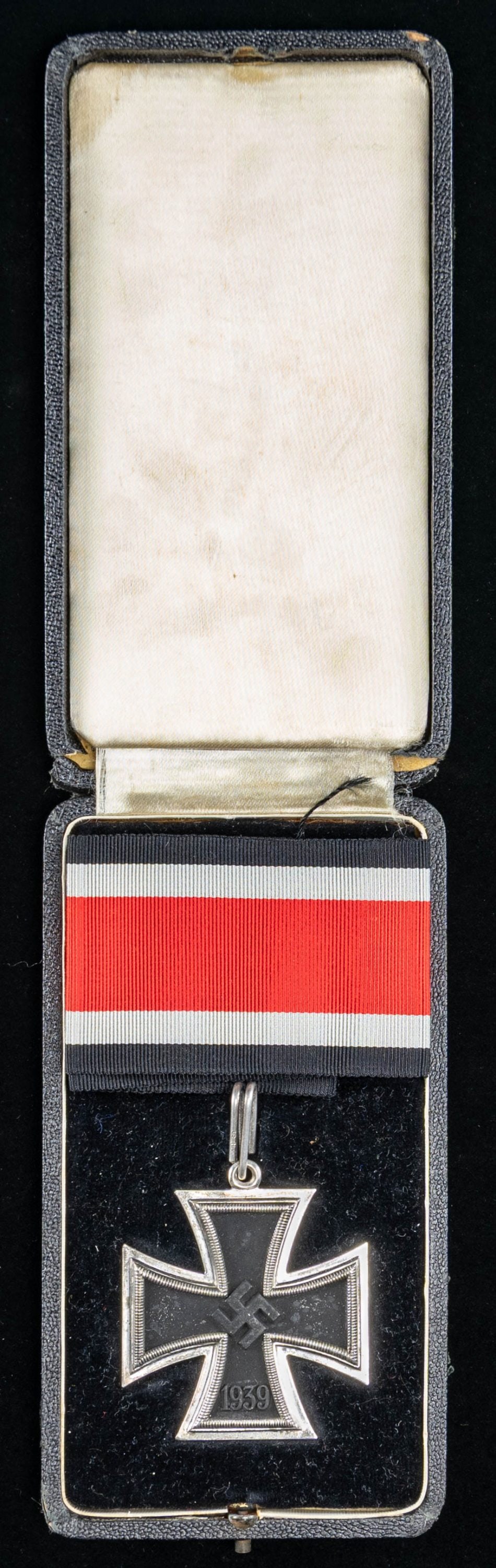 WWII GERMAN KNIGHTS CROSS OF THE IRON CROSS.: A wonderful original WWII German Knights Cross of the Iron Cross in its original black velvet lined issue case that is covered in thin black patterned leather. The case measures 6" x 3 1/4" and the in