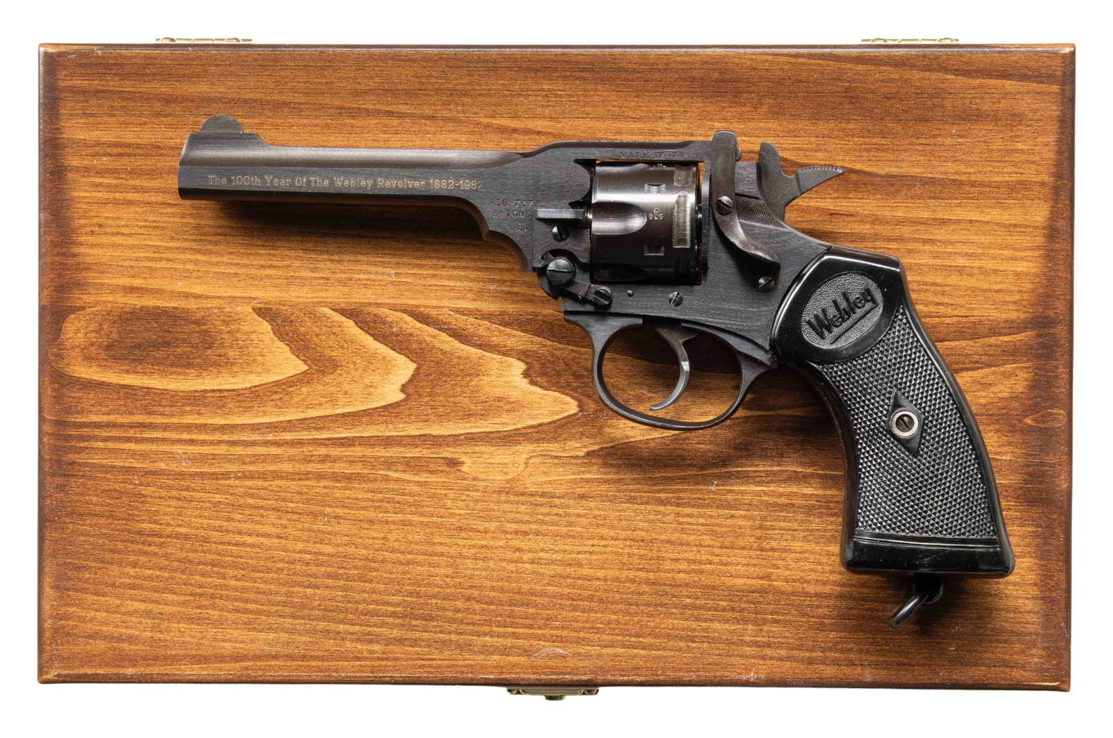 FINE WEBLEY & SCOTT MARK IV "100TH YEAR: OF THE WEBLEY" DOUBLE ACTION REVOLVER WITH BOX, CASE, & CERTIFICATE. Cal. 38/200. S# 87796. Bbl. 5". 1 of the last 250 Mark IV double action revolvers mfg. by Webley & Scott to commemorate 100 years o