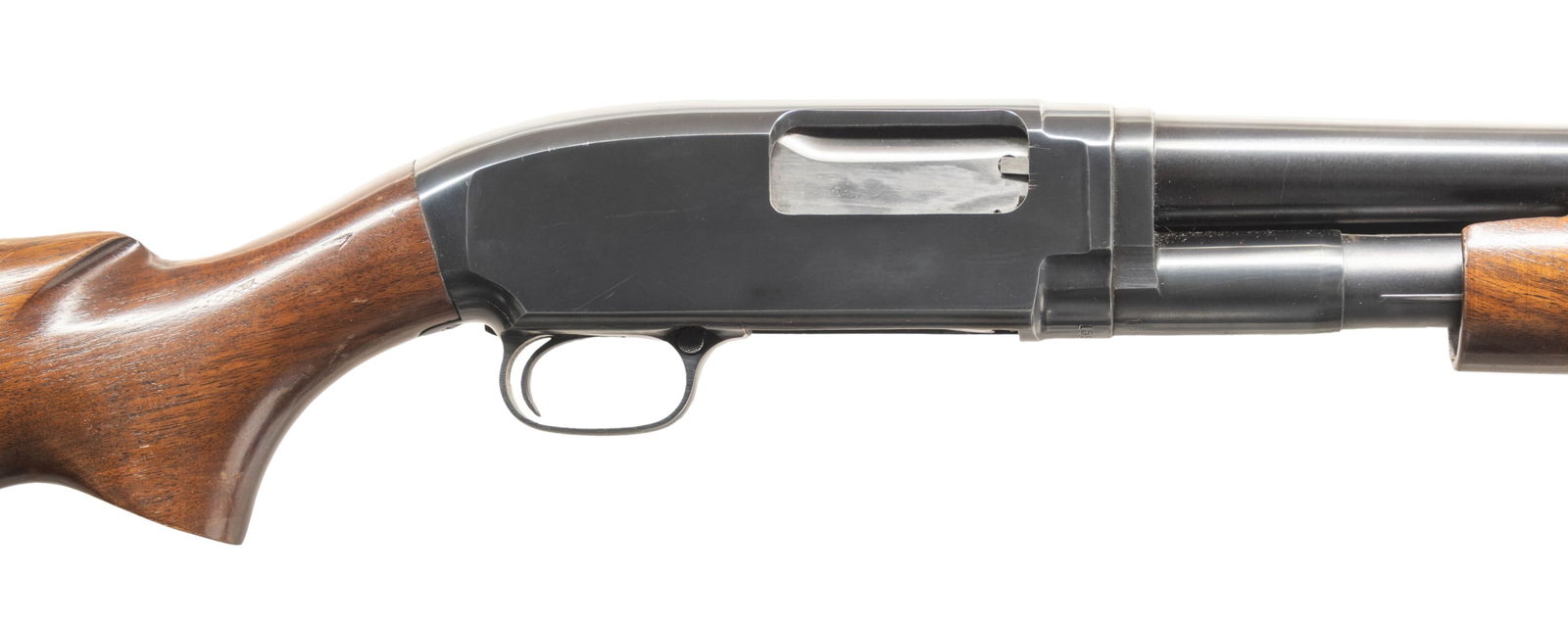 PRE-64 WINCHESTER MODEL 12 PUMP ACTION SHOTGUN.: Cal. 12 GA, 3" (For Super Speed & Super-X). S# 1594559. Bbl. 30". Model 12 pump action shotgun mfg. by Winchester in 1956. Left side of the bbl. is marked with the Winchester trademark logo, followed