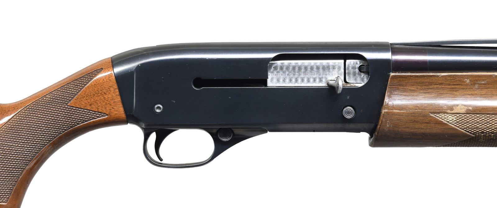 WINCHESTER SUPER X MODEL 1 AUTO-LOADING SHOTGUN.: Cal. 12 ga. 2 3/4". S# M57365. Bbl. 28" vent rib w/ Mod choke. Steel front & mid beads. Jeweled bolt & carrier. Forearm & capped pistol grip stock of gloss finished walnut w/ cut checkering, original
