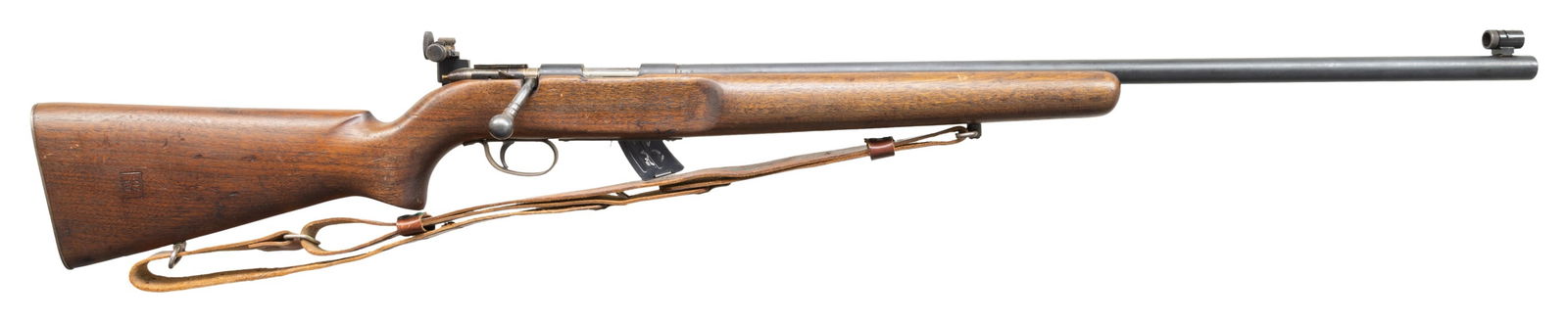 REMINGTON 513T MATCHMASTER BOLT ACTION RIFLE.: Cal. 22 LR. S# 121527. Bbl. 27".Globe front sight. Redfield aperture rear sight. Bbl. has four other screw holes for scope mounting. US Military issue rifle. Blued finish. Walnut stock with bottom mou