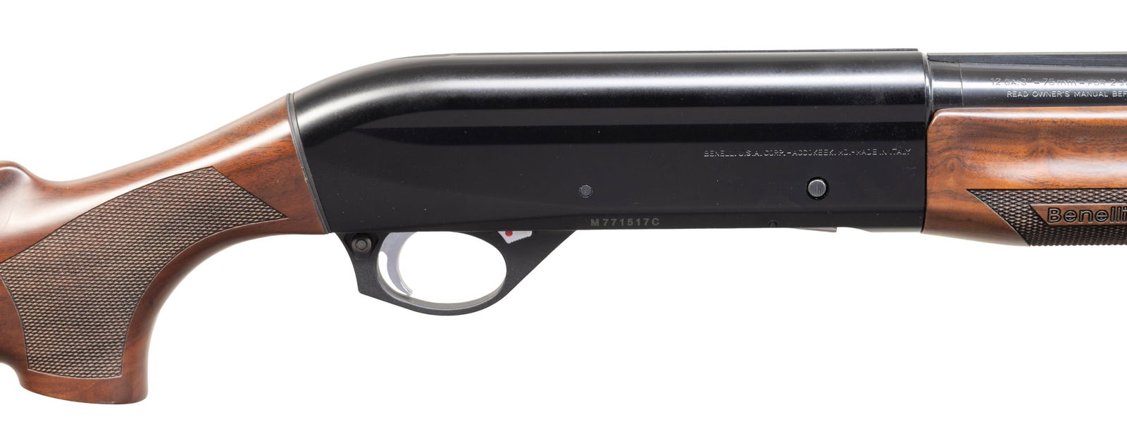 BENELLI MONTEFELTRO SEMI AUTO SHOTGUN. (1 of 4)