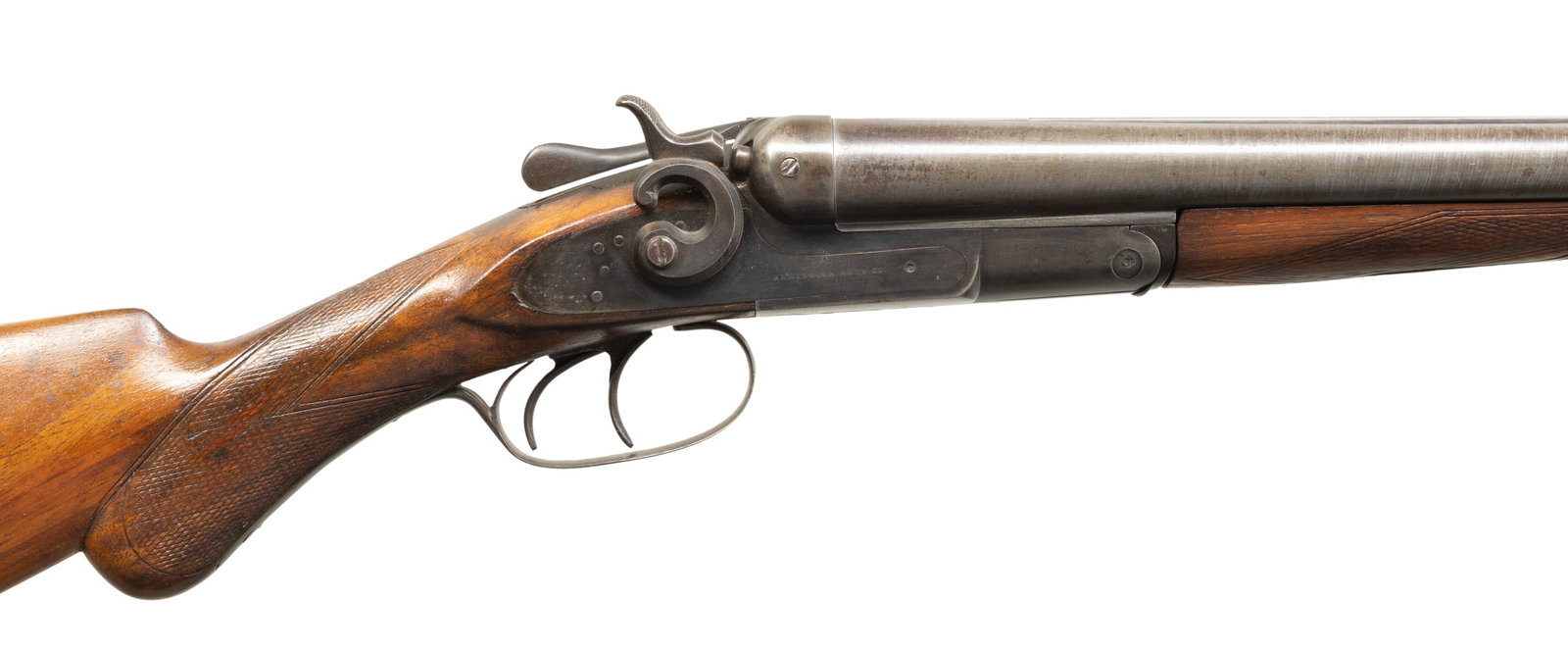 16 GAUGE REMINGTON ARMS 1889 GRADE 2 SXS SHOTGUN.: Cal. 16 Ga. S# 247806 (1905). Bbls. 32" w/ steel bead. Fixed Imp. Mod chokes. Action has dbl. triggers, extractors & rebounding hammers. Walnut stock set. CONDITION: barrels have gray/brown patina wit