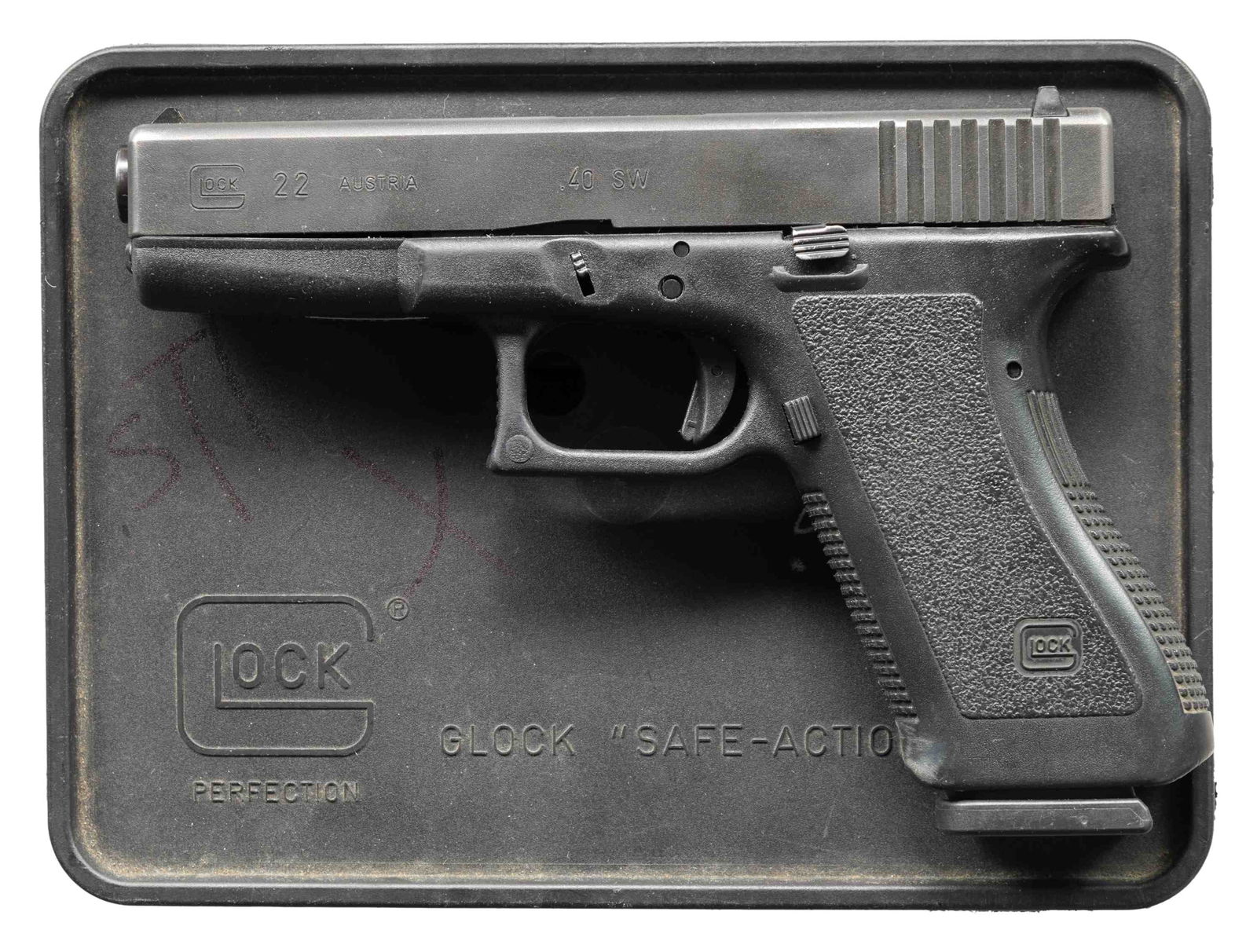 GEN 2 GLOCK 22 SEMI AUTO PISTOL. (1 of 2)