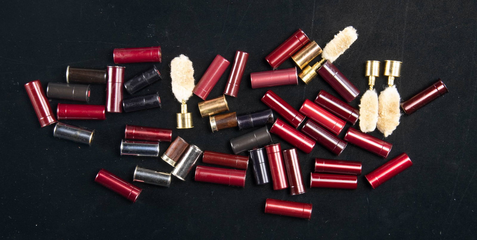 LOT OF ASSORTED SHOTGUN SNAP CAPS.: Lot of assorted shotgun snap caps, including: 1) x2 A-ZOOM 20 GA snap caps. 2) x4 A-ZOOM 16 GA snap caps. 3) x16 A-ZOOM 12 GA snap caps. 4) x4 A-ZOOM 10 GA snap caps. 5) x4 GaugeMate 12 GA snap caps.