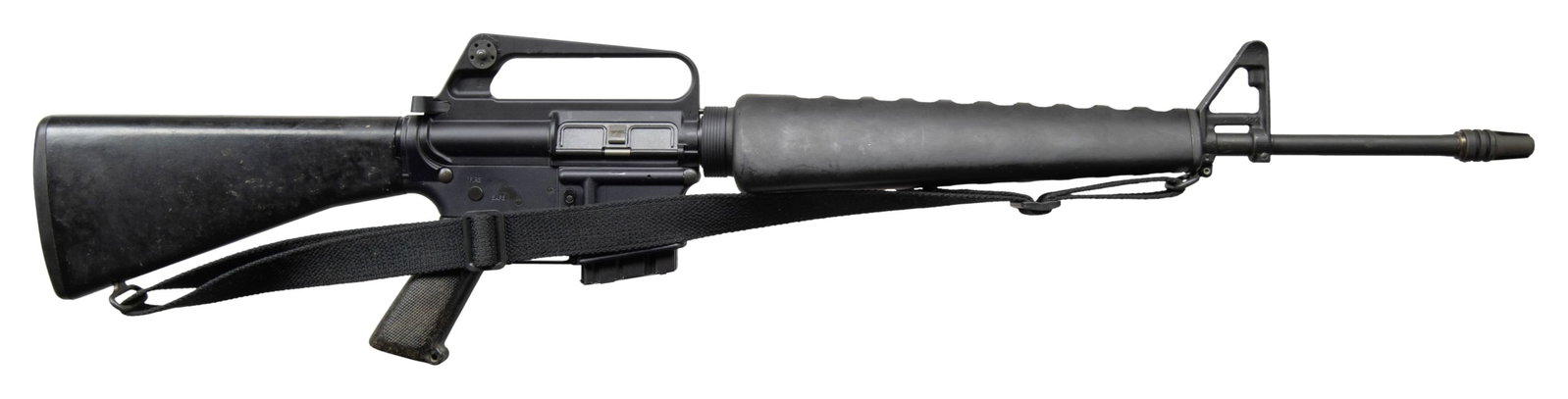 DESERT ORDNANCE XM4 RIFLE IN ORIGINAL BOX.: Cal. 5.56mm. S# D000610. Bbl. 20". Muzzle terminated w/ blind pinned muzzle brake in the style of a faux 3-prong flash hider. Protected post front sight / gas block w/o bayonet lug. Rifle length, tria