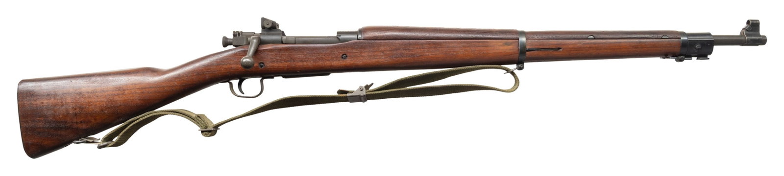 US WWII REMINGTON MODEL 03A3 BOLT-ACTION MILITARY: RIFLE. Cal. 30-06. S# 3817005. Bbl. 24". Marked behind front sight "RA / flaming bomb / 5-43". Aperture rear sight graduated to 800 yards. Blade front sight with protective cover. Remington marked bol