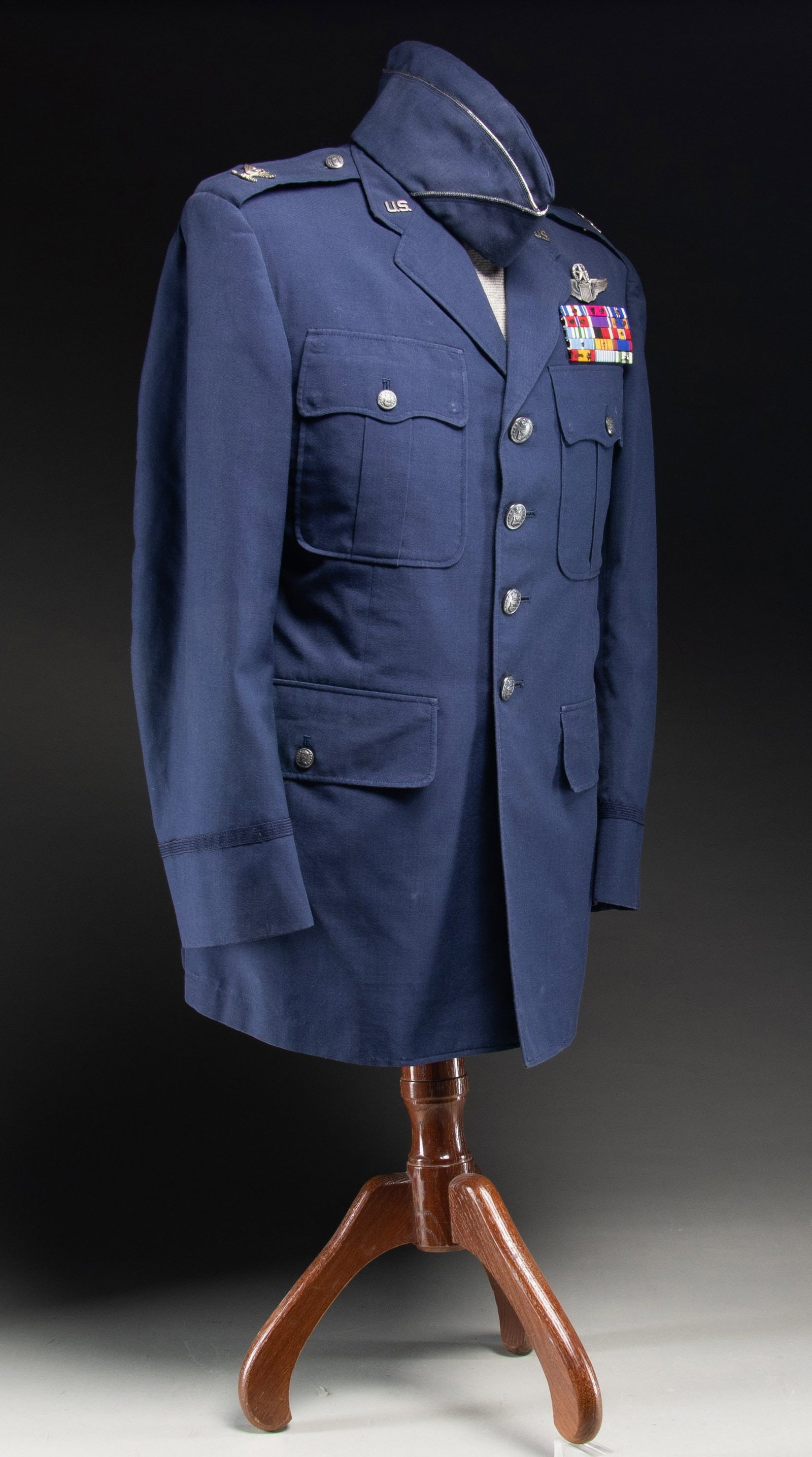 USAF COMMAND PILOT UNIFORM TUNIC OF COLONEL JAMES (1 of 3)