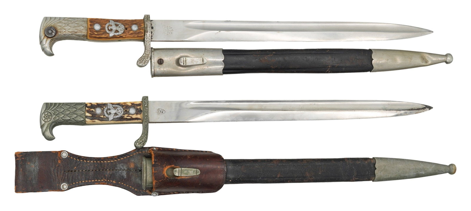2 WWII GERMAN MUNICIPAL POLICE DAGGERS. (1 of 6)