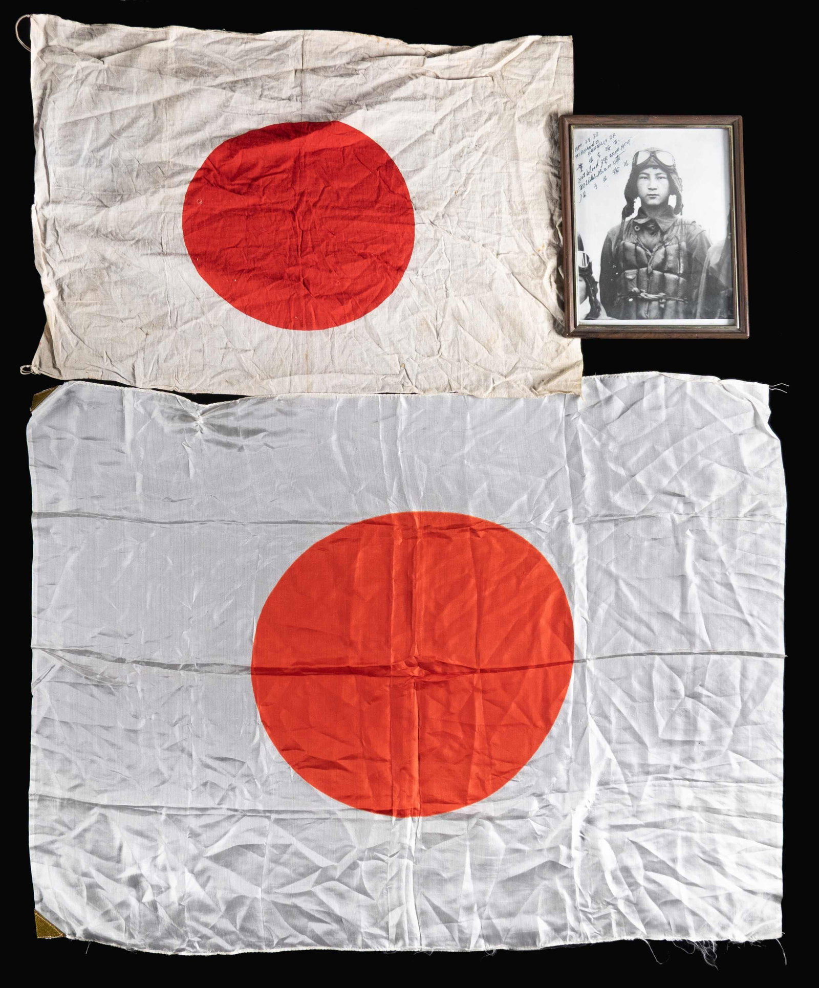 LARGE AUTOGRAPHED PHOTO OF JAPANESE FLYER & FLAGS. (1 of 2)