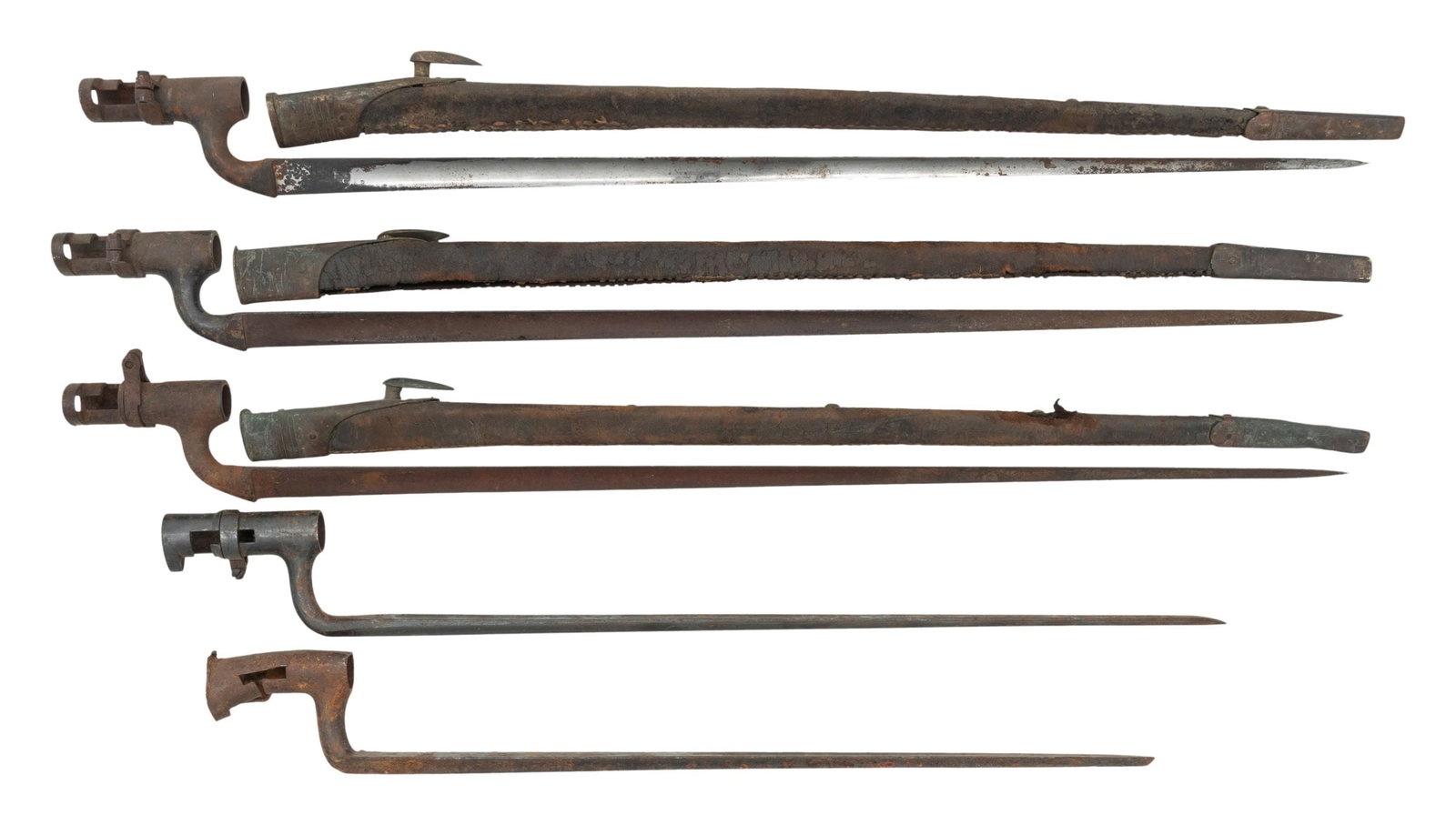 GROUPING OF 5 SOCKET BAYONETS. (1 of 2)