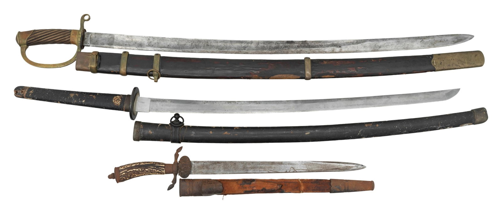 JAPANESE KATANA, RUSSIAN SWORD, & HUNTING SWORD.: 1) Russian M1881 dragoon saber measuring 41" overall with a 34" plain blade with a single wide fuller. The blade's ricasso and base of the guard have cyrillic markings. Brass hilt with a simple "D"