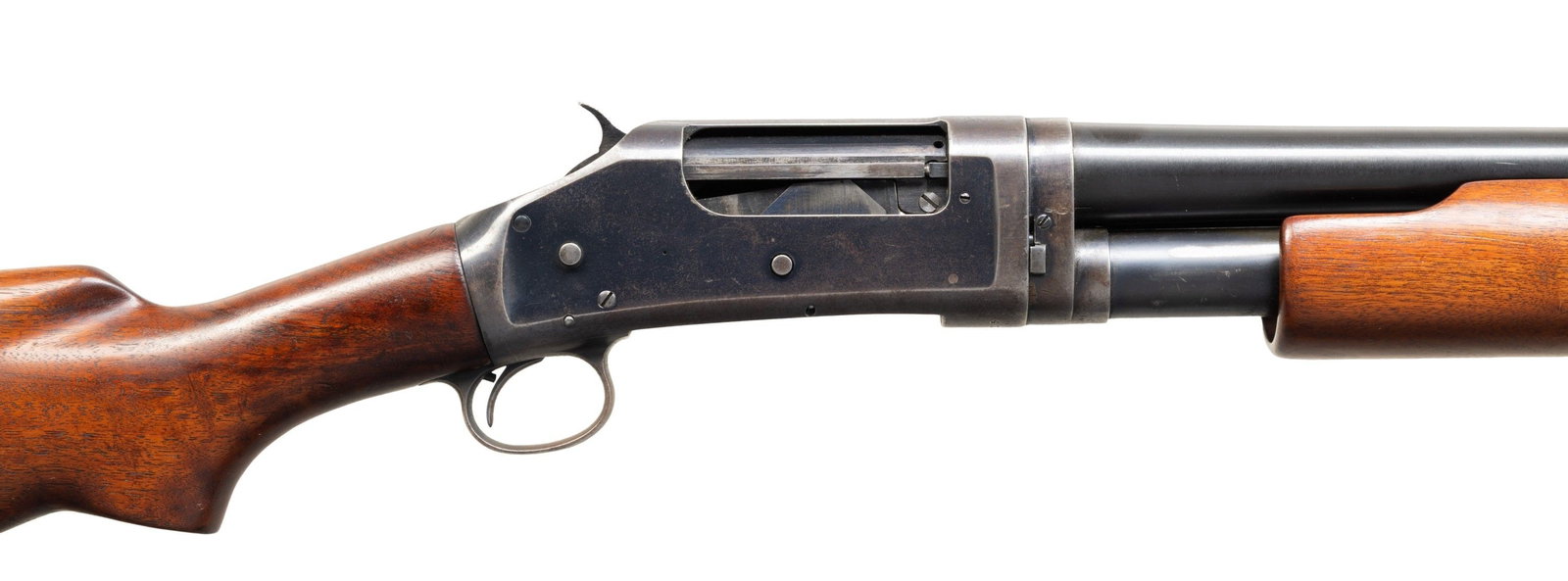 WINCHESTER M97 SLIDE ACTION SHOTGUN.: Cal. 12ga 2 3/4" S# 423760. Mfg 1925. Bbl. 26" plain replacement circle P with steel bead front sight. Cyl choke. Replacement smooth pistol grip stock set with no buttplate. CONDITION: overall fair. 6