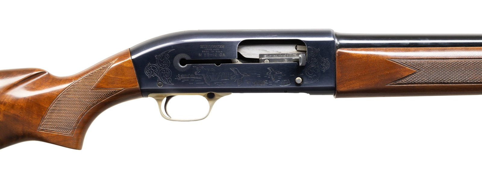 WINCHESTER M59 WINLITE SEMI AUTO SHOTGUN.: Cal. 12ga. 2 3/4". S# 81665. Mfg. 1959-65. Bbl. 26" plain with Imp-Cyl vent choke. Game scene machine eng rec. Checkered pistol grip walnut stock with checkered Winchester black plastic buttplate. CON