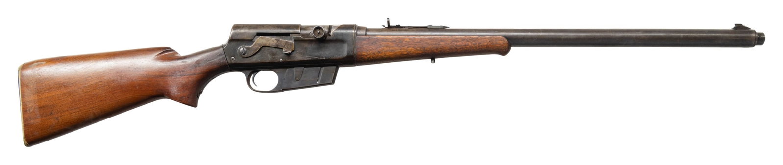 REMINGTON 81 WOODSMASTER SEMI AUTO RIFLE.: Cal. 32 Rem. S# 9424. Bbl. 22" Dovetailed Lyman brass bead front sight. Ladder adj rear sight. Smooth pistol grip walnut stock with serrated aluminum buttplate. CONDITION: overall poor. Mottled faded 