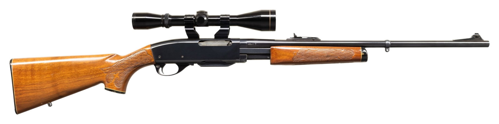 REMINGTON 760 GAMEMASTER PUMP ACTION RIFLE.: Cal. 270 Win. S# 6976787. Bbl. 22". Ramped gold bead front sight. Adjustable rear sight. Receiver mounted Leupold 3-9x Vari-X II scope. Scope has duplex crosshair reticle & very good optics. Left side