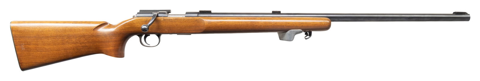 REMINGTON 37 RANGEMASTER BOLT ACTION RIFLE.: Cal. 22 LR. S# 05013. Bbl. 28" with 3 scope blocks. Rec mounted sight rail. Smooth pistol grip walnut target stock with checkered steel buttplate. Missing sling swivel stud. CONDITION: overall very go