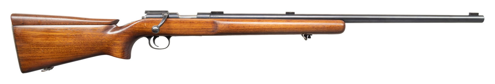REMINGTON M37 RANGEMASTER SINGLE SHOT BOLT ACTION: TARGET RIFLE. Cal. 22 LR. S# 06782. Bbl. 28" with 3 scope blocks. Rec mounted sight rail. Altered orig stock with checkered steel buttplate and added raised cheekrest. CONDITION: overall very good. 90
