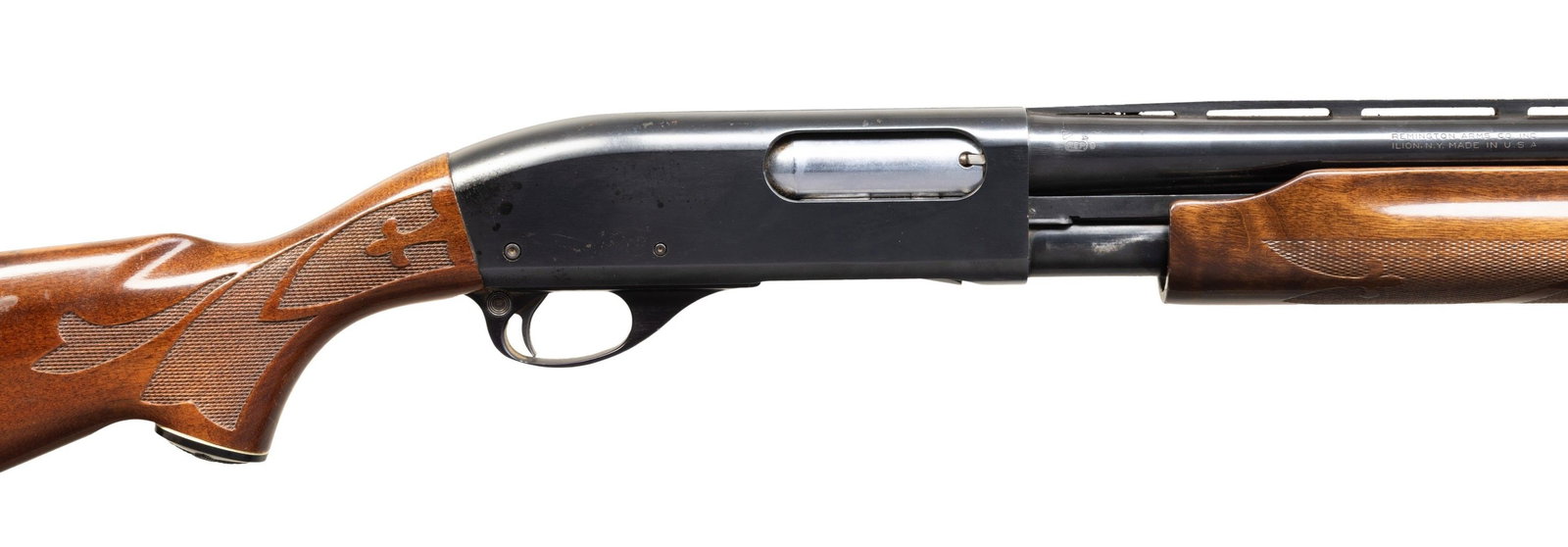 REMINGTON 870 WINGMASTER MAGNUM PUMP ACTION: SHOTGUN. Cal. 12 Ga. 3". S# V988482M. Bbl. 30" choked full with VR. Silver bead front sight. Blued finish with anodized trigger guard. Mag cap appears to be a replacement. Checkered walnut pistol grip