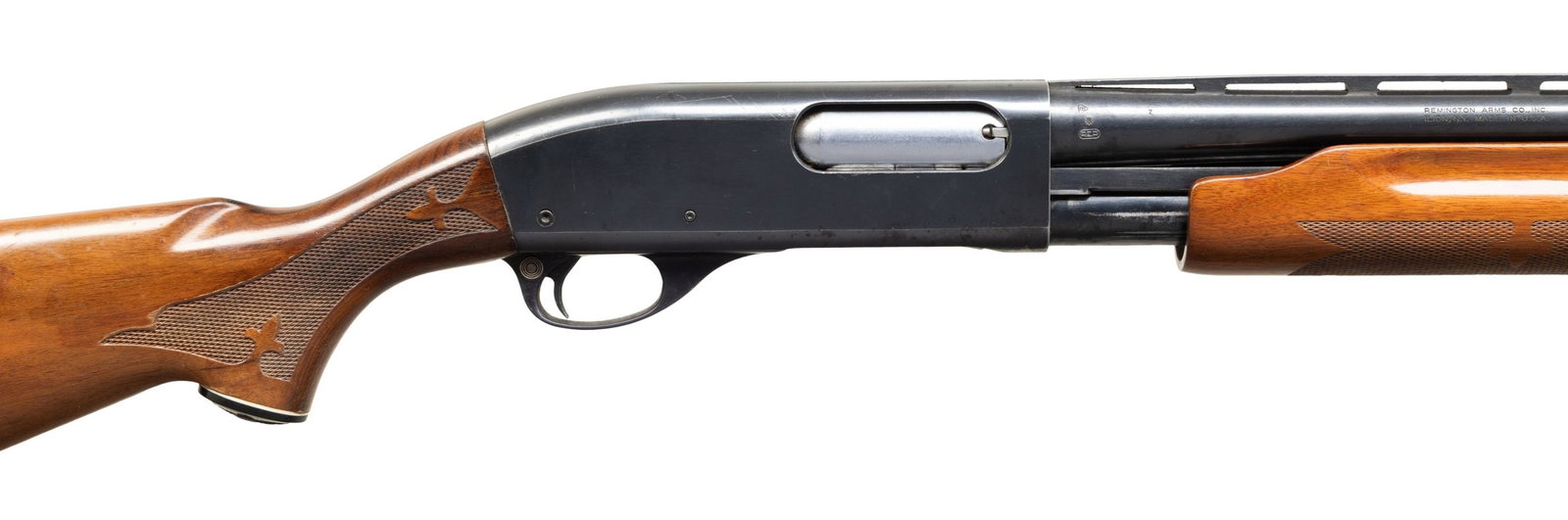 REMINGTON 870 WINGMASTER MAGNUM PUMP ACTION: SHOTGUN. Cal. 12 Ga. 3". S# T151965M. Bbl. 30" choked full with VR. Silver bead front sight. Blued & anodized finishes with band having a plum appearance. Checkered walnut pistol grip stock & forend w