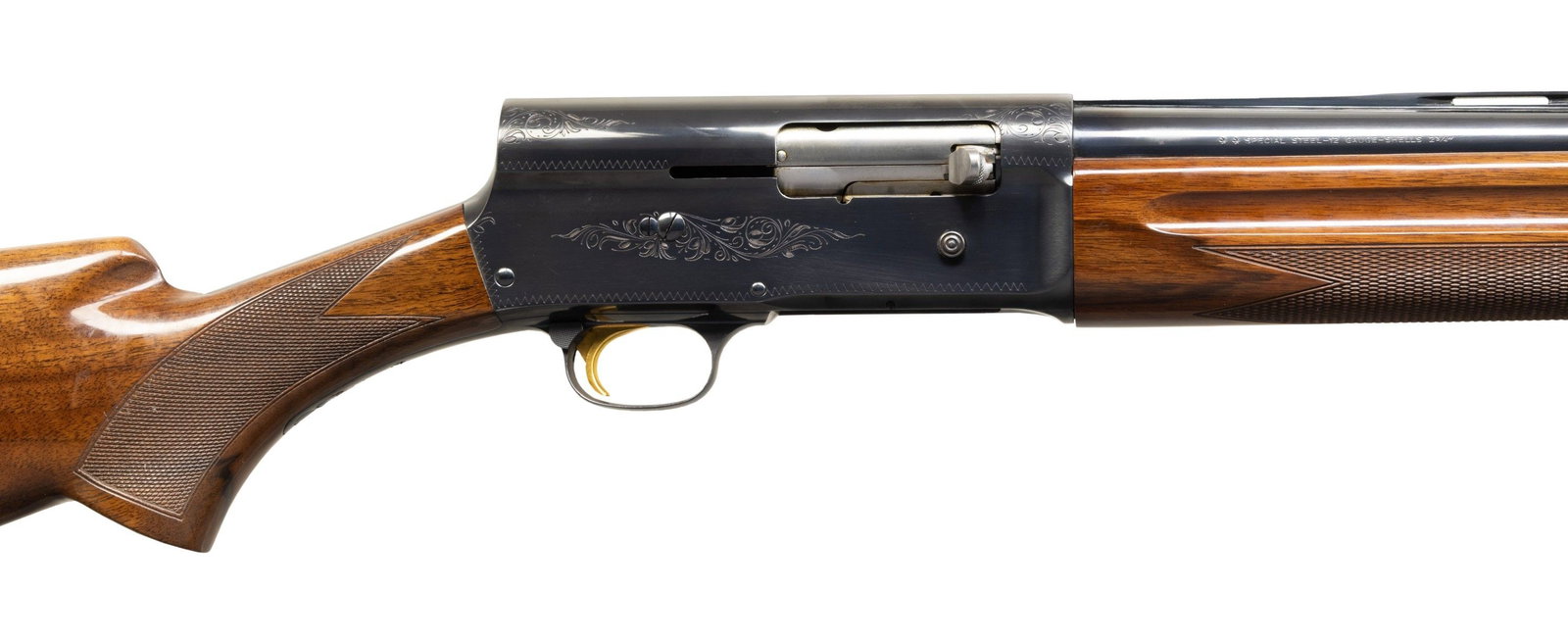 BELGIAN BROWNING A5 LIGHT TWELVE SEMI AUTO SHOTGUN: . Cal. 12ga 2 3/4" IM choke. S#. 71G66072. Mfg. 1971. Bbl. 26" VR with steel bead front sight. Standard factory engraved rec. Checkered flat knob pistol grip stock set with FN Browning plastic buttpla