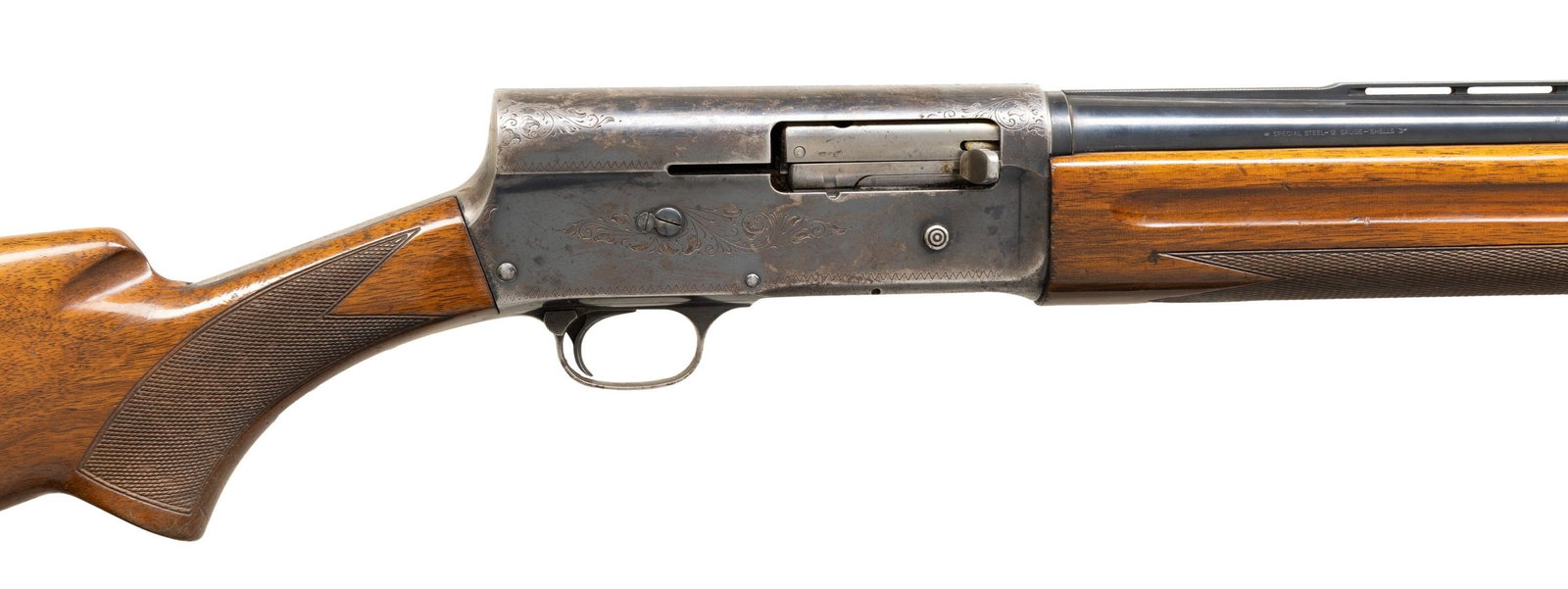BELGIAN BROWNING A5 MAGNUM SEMI AUTO SHOTGUN.: Cal. 12ga 3" Full. S# 70V61142. Mfg. 1970. Bbl. 29" VR with steel bead front sight marked "Browning Arms Company St Louis MO & Montreal PQ / Made in Belgium". Standard magnum engraved receiver. Checke