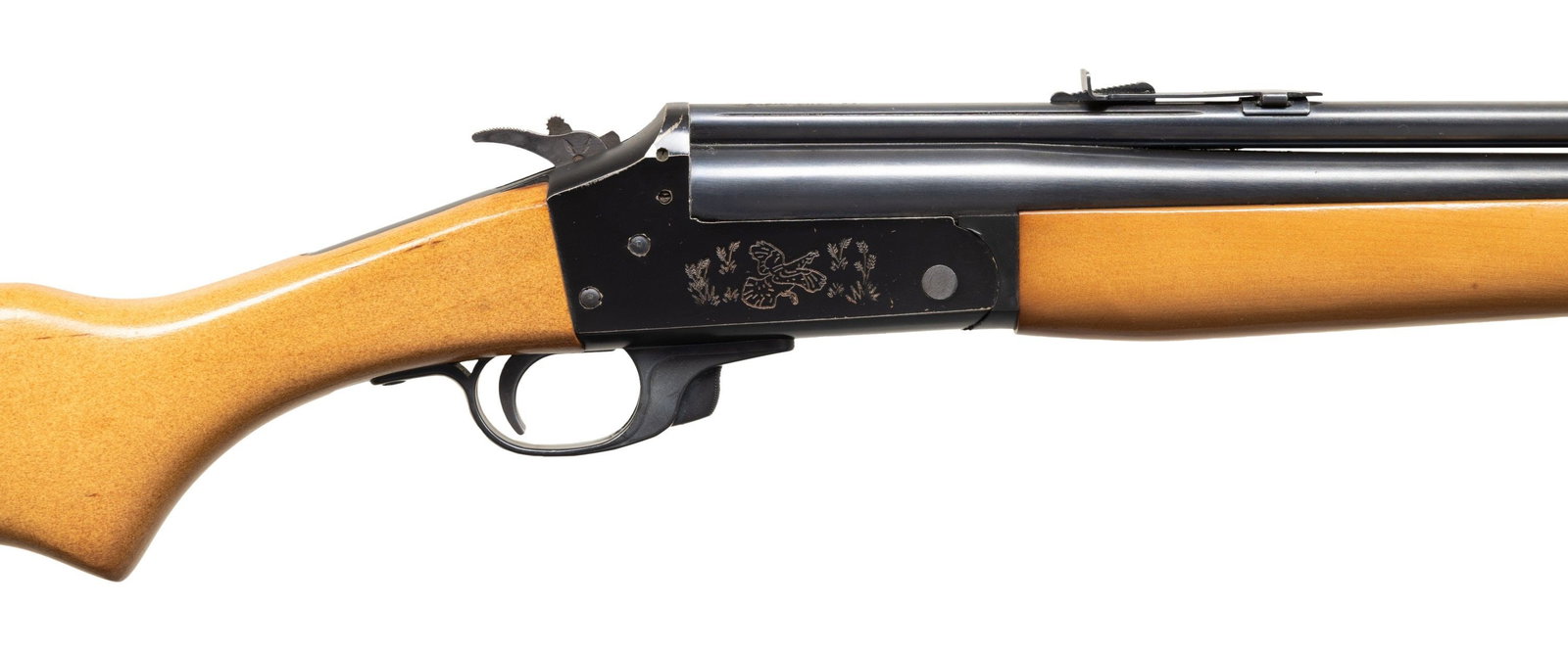 22 LR / 20 GA., SAVAGE 24 SERIES S O/U COMBO.: Cal. 22 LR / 20 Ga., 2 3/4" & 3". S# E592347. Bbls. 24" w/ sporting sights; added sling eye on bottom barrel. Action has push button opening, bbl. selector on hammer, roll engraved fox on left side & 